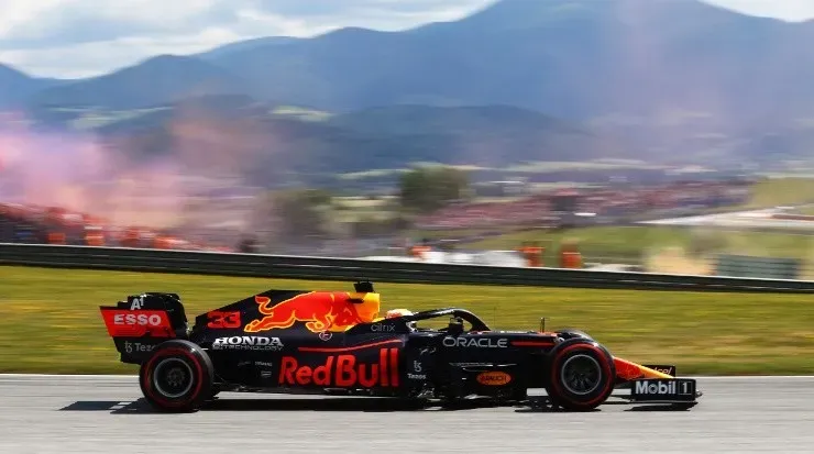 Max Verstappen in the Red Bull Racing circuit (Getty).