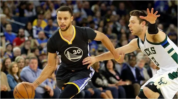 Stephen Curry vs. the Bucks.(Getty)