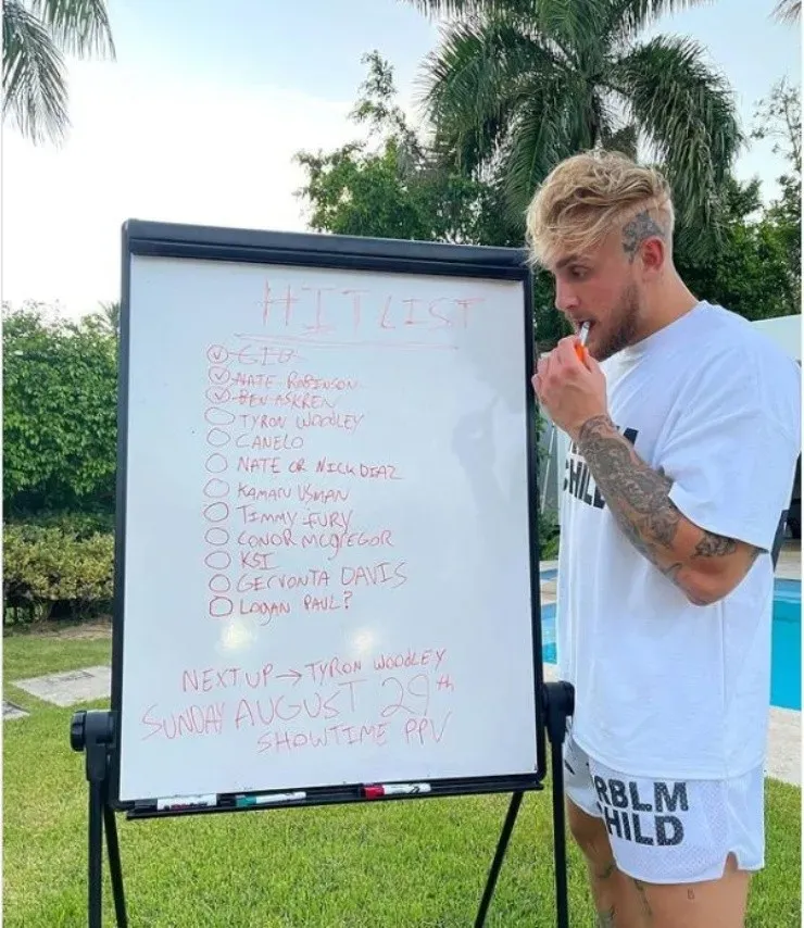 Jake Paulās āhit listā of possible opponents. (IG: jakepaul)