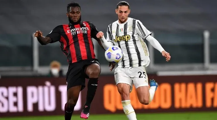 Franck Kessie of A.C. Milan battles for possession with Adrien Rabiot of Juventus during the Serie A match between Juventus and AC Milan at on May 09, 2021 in Turin, Italy. (Getty)