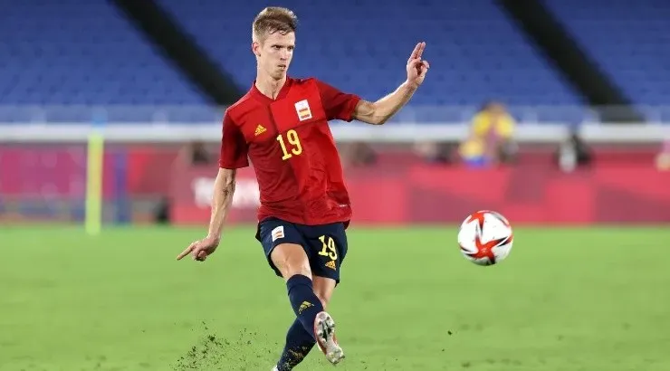 Dani Olmo #19 of Team Spain makes a pass during the Men’s Gold Medal Match between Brazil and Spain (Getty)