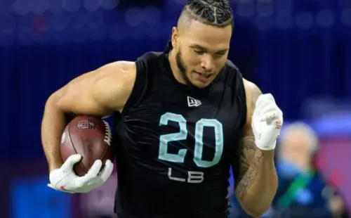 Jermaine Johnson II running a drill