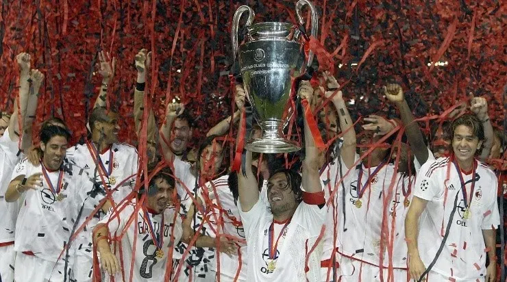 Captain Paolo Maldini if Milan lifts the trophy after winning the UEFA Champions League Final match between Juventus FC and AC Milan on May 28, 2003 (Photo by Alex Livesey/Getty Images)
