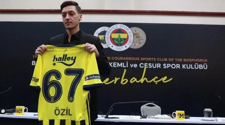 Mesut Ozil at Fenerbahce. (Twitter)