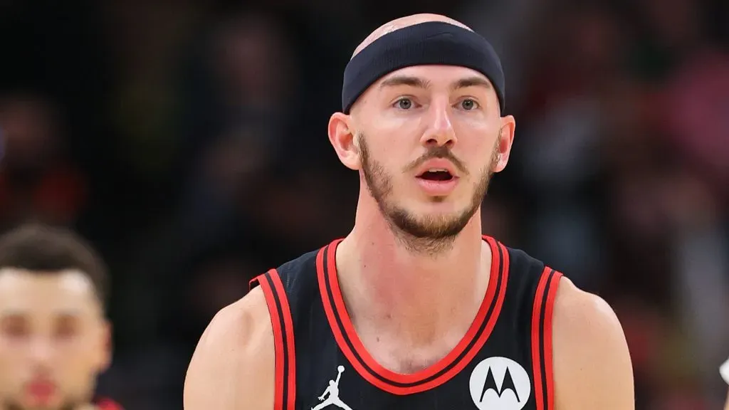 Alex Caruso playing for the Bulls