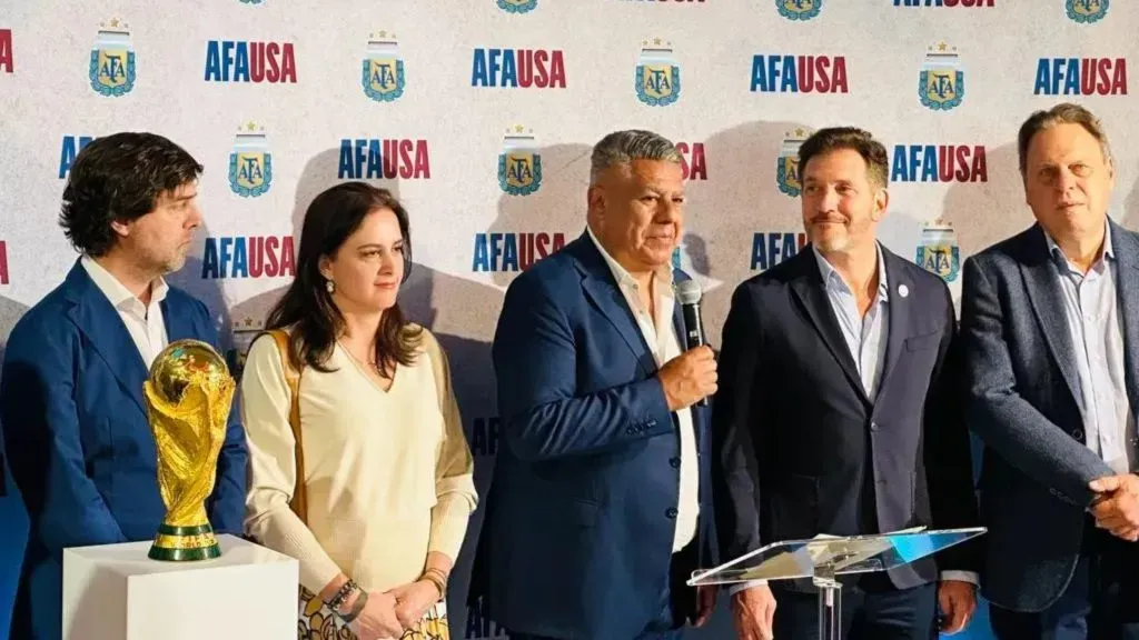 Tapia led the press conference of the presentation