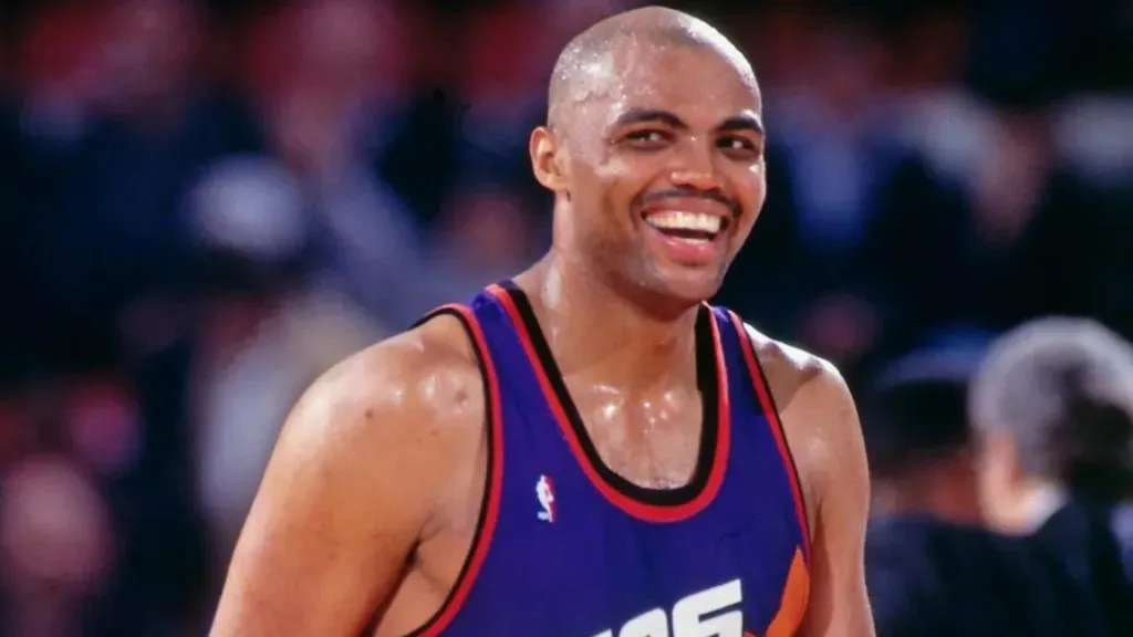 Charles Barkley playing for the Phoenix Suns.