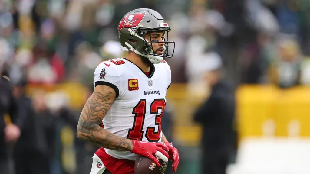 Mike Evans looks on during a game with the Bucs.