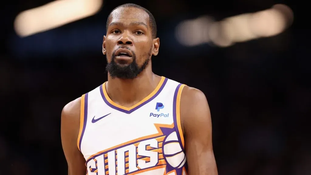 Kevin Durant playing for the Phoenix Suns.