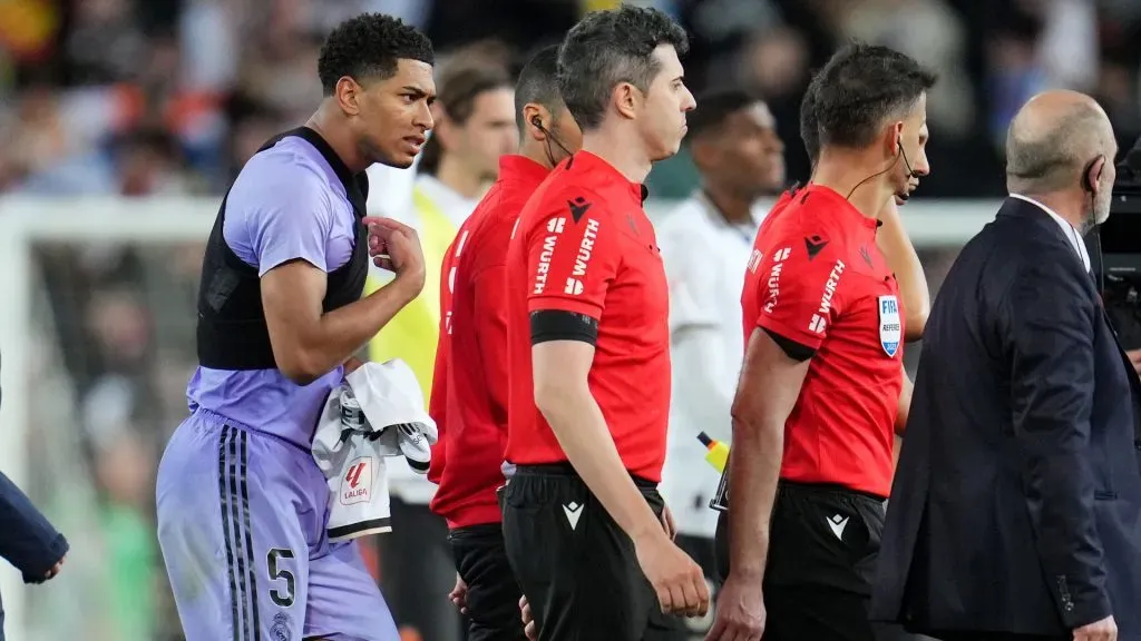 Jude Bellingham and referee Gil Manzano (Getty Images)