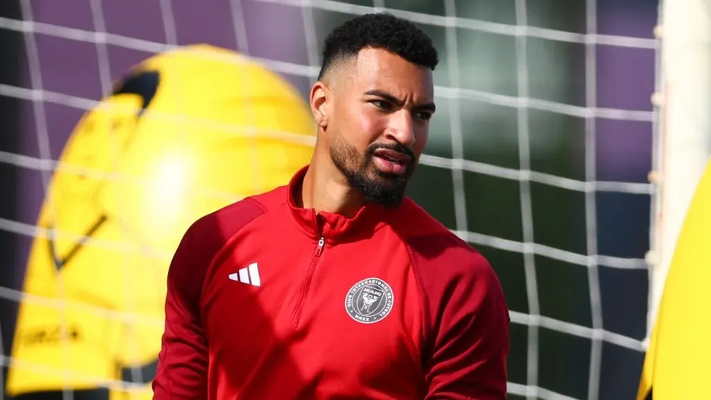 Drake Callender #1 of Inter Miami trains during an Inter Miami CF Training Session at Florida Blue Training Center on March 01, 2024 in Fort Lauderdale, Florida.
