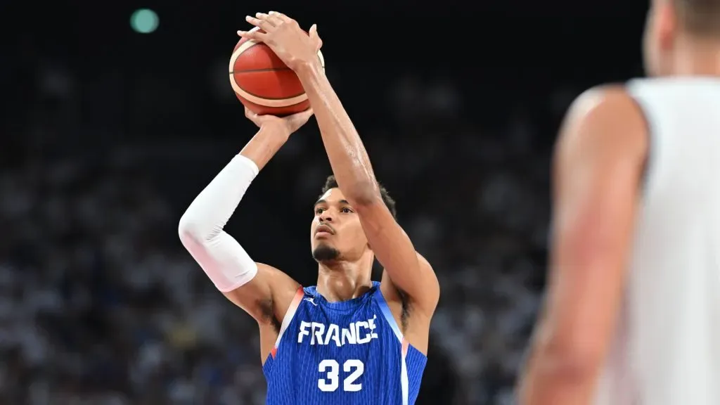 Victor Wembanyama with France in the friendly match against Serbia. IMAGO / Frederic Chambert