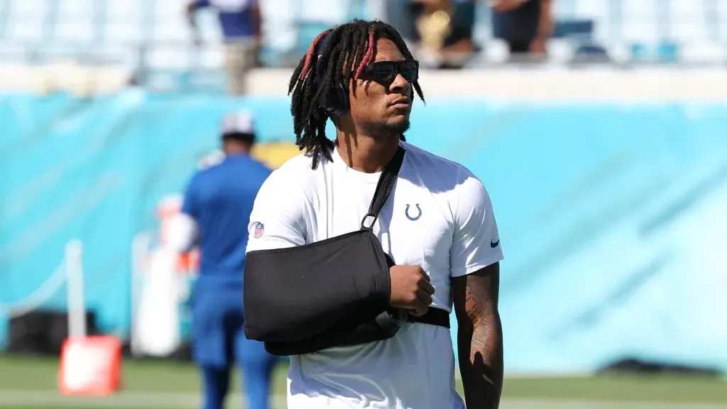 Anthony Richardson injured his right shoulder with the Colts
