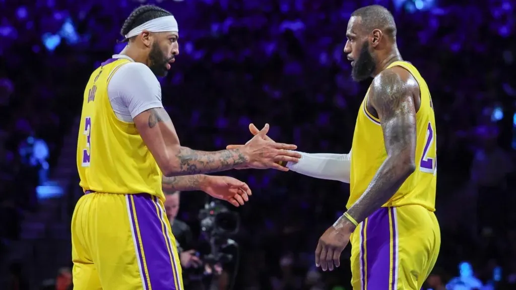 Anthony Davis LeBron James
