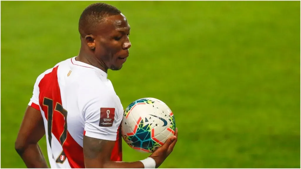 Luis Advincula of Peru ā IMAGO / Fotoarena