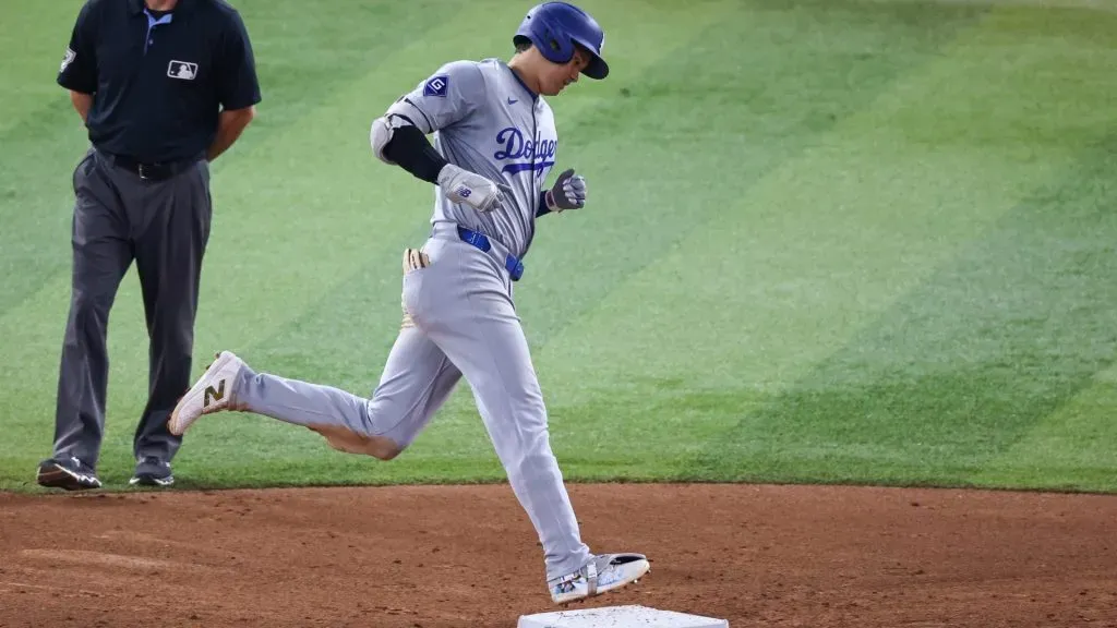 Shohei Ohtani #17 of the Los Angeles Dodgers hits a home run against the Miami Marlins during the sixth inning of the game at loanDepot park on September 19, 2024 in Miami, Florida. (Photo by Chris Arjoon/Getty Images)