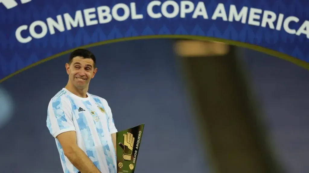 Emiliano Martínez and his antics