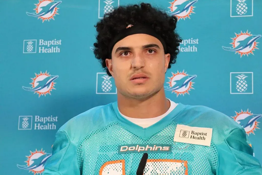 Linebacker Jaelen Phillips LB 15, Miami Dolphins â Frankfurt 01.11.2023: Miami Dolphins Pressekonferenz in Frankfurt *** Linebacker Jaelen Phillips LB 15, Miami Dolphins Frankfurt 01 11 2023 Miami Dolphins Press Conference at Frankfurt