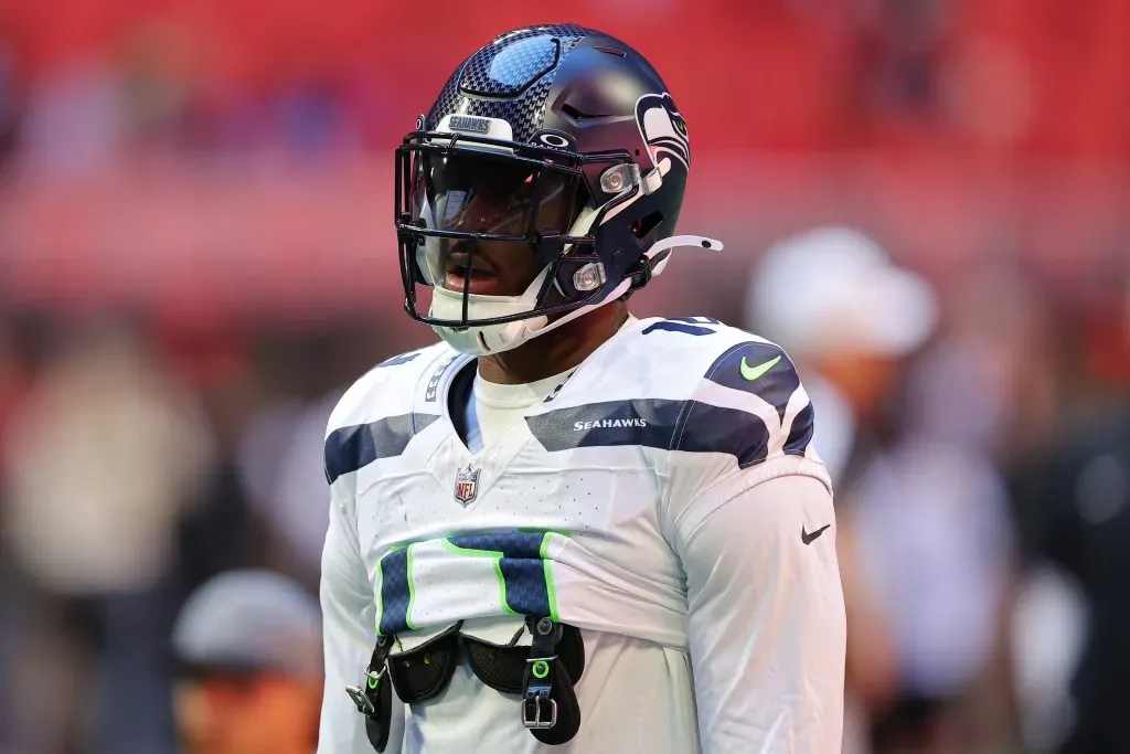 ATLANTA, GEORGIA â OCTOBER 20: DK Metcalf #14 of the Seattle Seahawks warms up prior to a game against the Atlanta Falcons at Mercedes-Benz Stadium on October 20, 2024 in Atlanta, Georgia. (Photo by Kevin C. Cox/Getty Images)