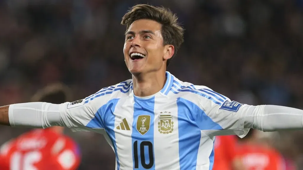 Paulo Dybala of Argentina celebrates after scoring the team's third goal during the FIFA World Cup 2026 Qualifier match between Argentina and Chile at Estadio Más Monumental Antonio Vespucio Liberti on September 05, 2024 in Buenos Aires, Argentina.