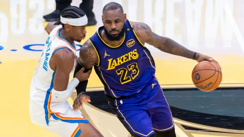 Los Angeles Lakers’ LeBron James drives against Oklahoma City Thunder’s Shai Gilgeous-Alexander. (IMAGO/ ZUMA Press Wire)