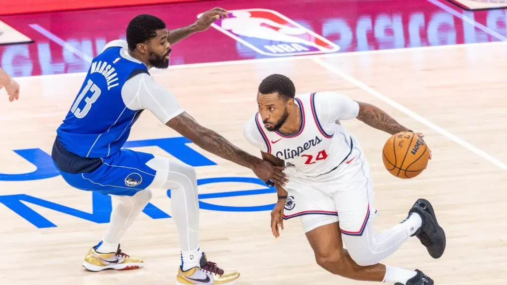 Naji Marshall defending