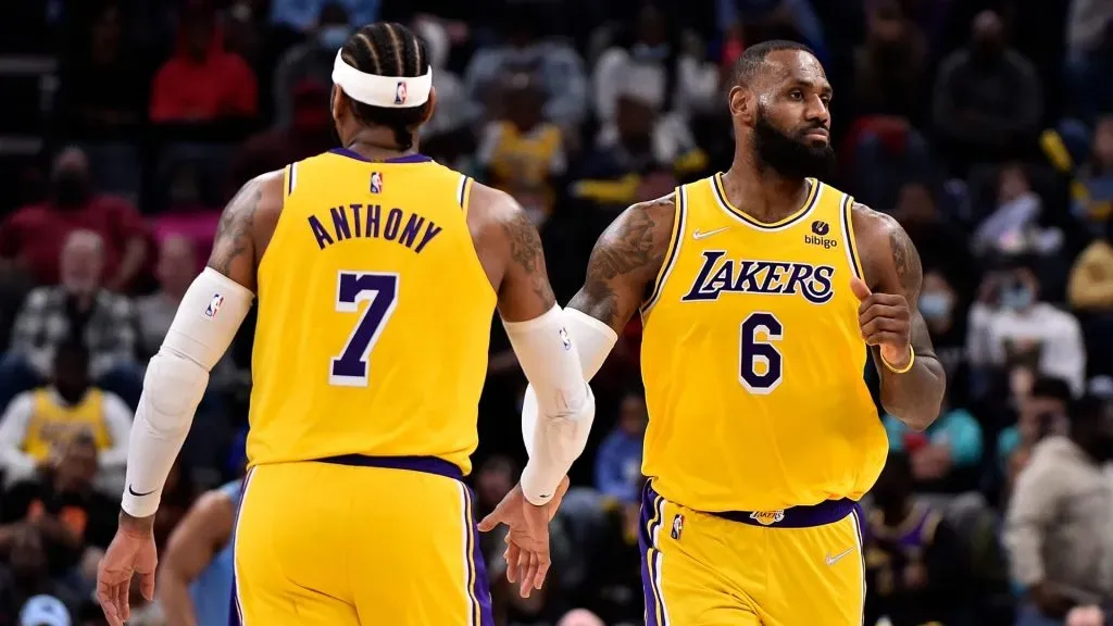 Los Angeles Lakers forward Carmelo Anthony #7 and Los Angeles Lakers forward LeBron James #6 during the game against the Memphis Grizzlies at FedExForum on December 29, 2021
