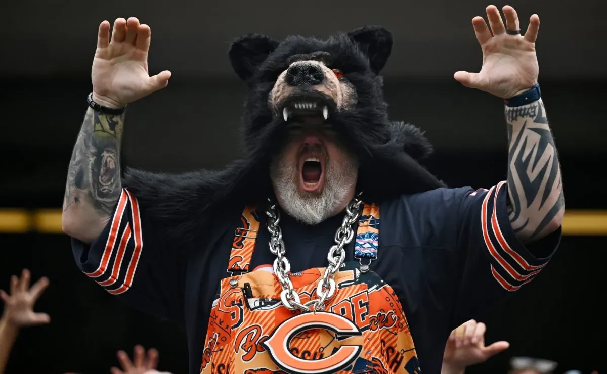 A Chicago Bears fan cheers during the game against the Los Angeles Rams in 2024. (Source: Quinn Harris/Getty Images)