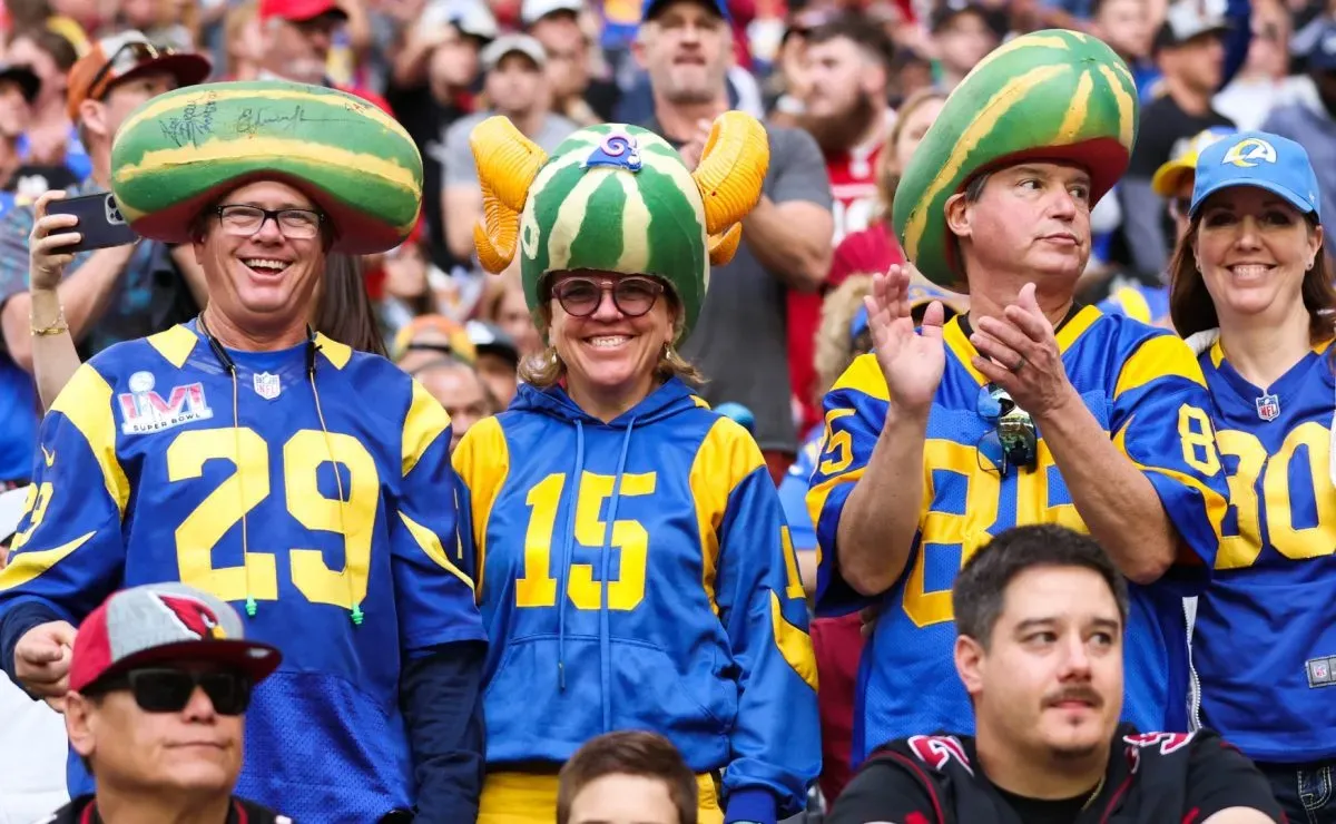 Los Angeles Rams fans cheer during a game against the Arizona Cardinals in 2023. (Source: Christian Petersen/Getty Images)