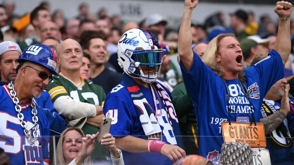 New York Giants fans enjoy the atmosphere during the NFL match between New York Giants and Green Bay Packers in 2022. (Source: Stu Forster/Getty Images)