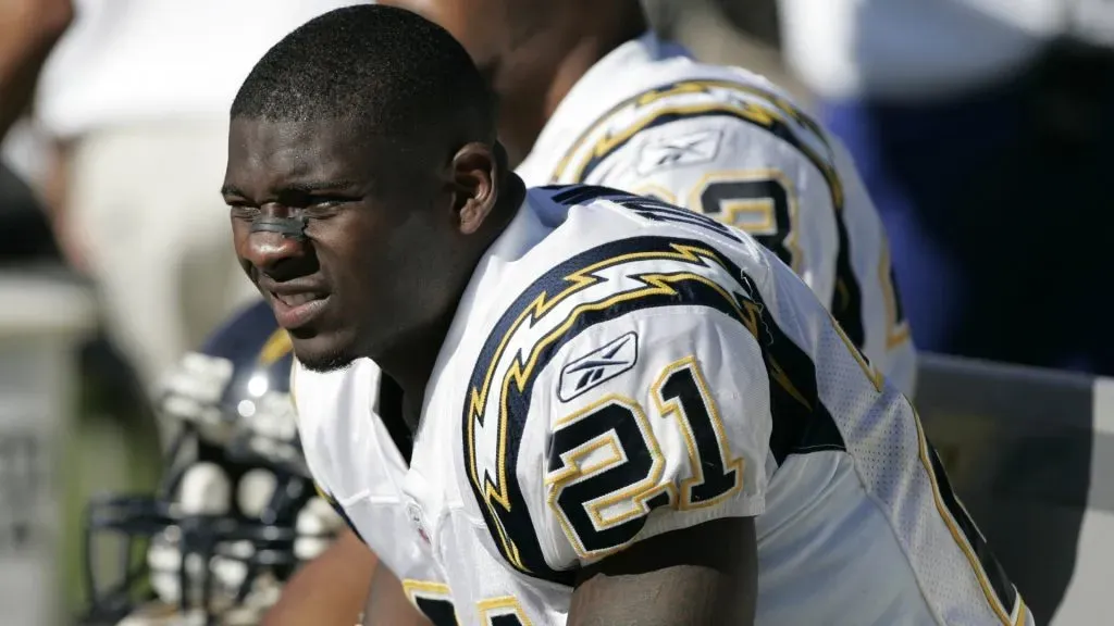 Chargers runningback LaDainian Tomlinson on the sidelines late in the game as the San Diego Chargers defeated the Oakland Raiders by a score of 27 to 14 in 2005. (Source: Robert B. Stanton/NFLPhotoLibrary)