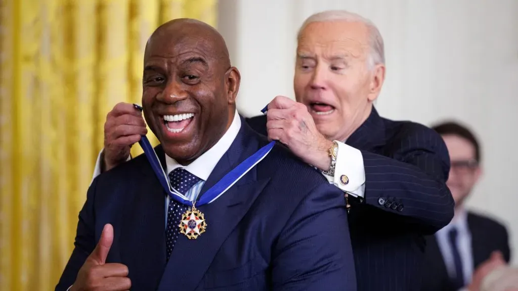 Magic Johnson receives the Medal of Freedom from President Joe Biden (Tom Brenner/Getty Images)