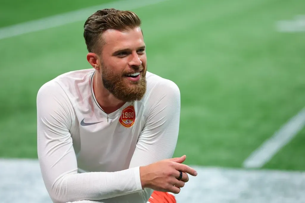ATLANTA, GEORGIA – SEPTEMBER 22: Harrison Butker #7 of the Kansas City Chiefs warms up prior to the game against the Atlanta Falcons at Mercedes-Benz Stadium on September 22, 2024 in Atlanta, Georgia. (Photo by Kevin C. Cox/Getty Images)