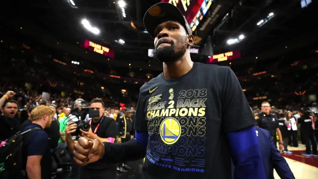 Kevin Durant #35 of the Golden State Warriors celebrates after defeating the Cleveland Cavaliers during Game Four of the 2018 NBA Finals. (Gregory Shamus/Getty Images)