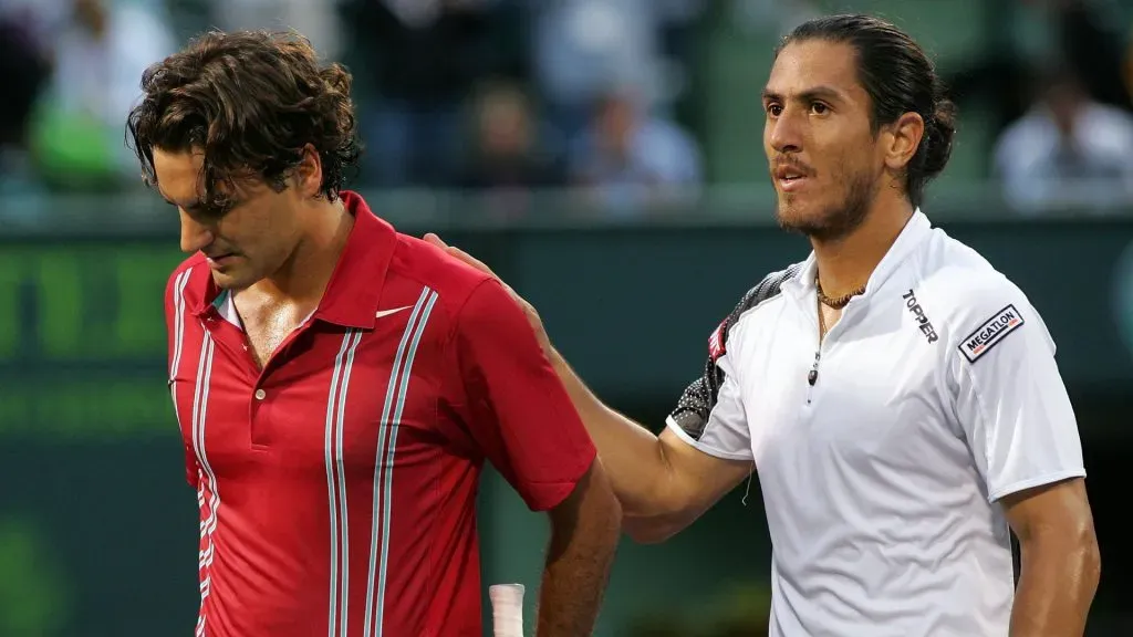 Roger Federer and Guillermo Cañas at the 2007 Miami Open (Matthew Stockman/Getty Images)