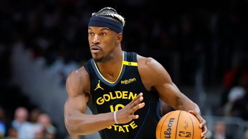 Jimmy Butler dribbling