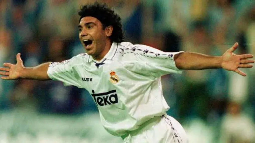 Hugo Sánchez in the 1989/90 season for Real Madrid. (Source: @martindelp)