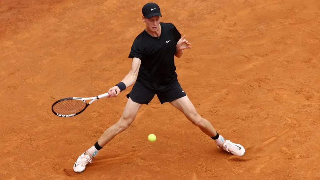 Jannik Sinner of Italy plays a forehand against Francisco Cerundolo of Argentina during their 2023 Rome Open match. (Alex Pantling/Getty Images)
