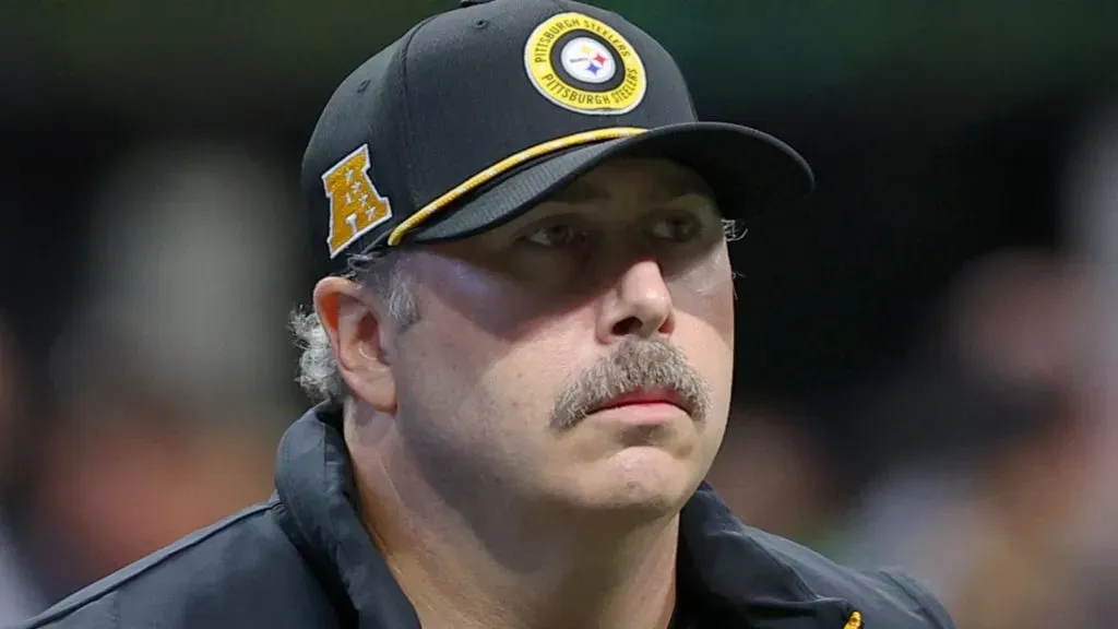 Offensive coordinator Arthur Smith of the Pittsburgh Steelers looks on prior to a game against the Atlanta Falcons at Mercedes-Benz Stadium on September 08, 2024 in Atlanta, Georgia.