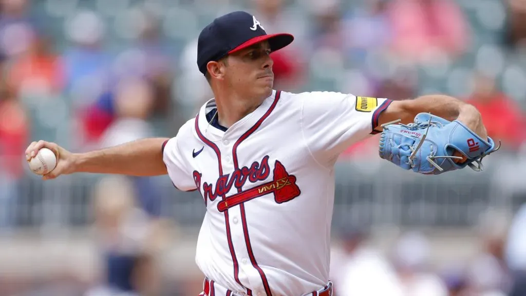 Allan Winans #72 of the Atlanta Braves