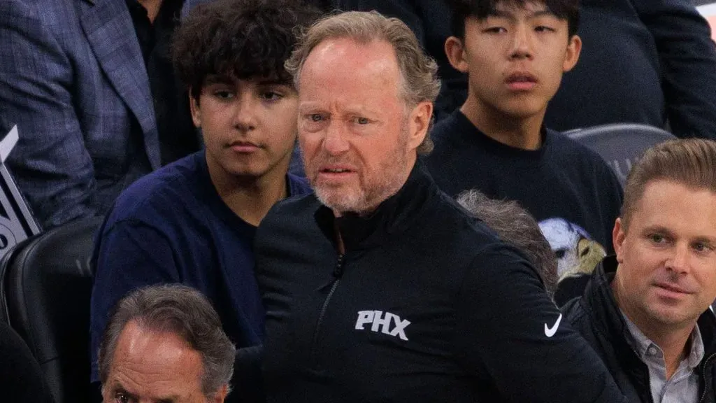Mike Budenholzer looks up
