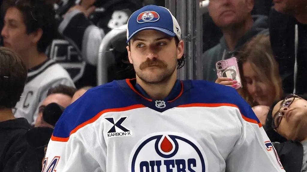 Stuart Skinner #74 of the Edmonton Oilers looks on from the bench against the Los Angeles Kings during the third period in Game Two of the First Round of the 2025 Stanley Cup Playoffs at Crypto.com Arena on April 23, 2025 in Los Angeles, California.