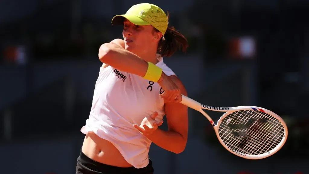 Iga Swiatek playing during the Madrid Mutua Open ( Julian Finney/Getty Images)