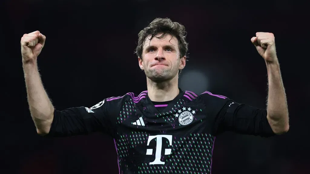 Thomas Mueller of Bayern Munich celebrates victory at full-time following the UEFA Champions League match between Manchester United and FC Bayern München in 2023. (Source: Michael Steele/Getty Images)