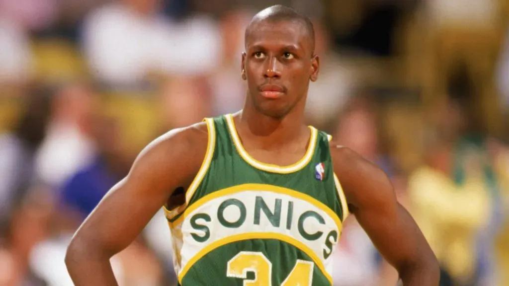 Xavier McDaniel #34 of the Seattle Supersonics looks on during a game in the 1989-1990 NBA season. (Source: Rick Stewart/Getty Images)
