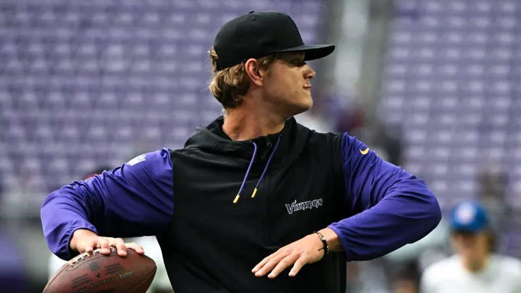 J.J. McCarthy warming up