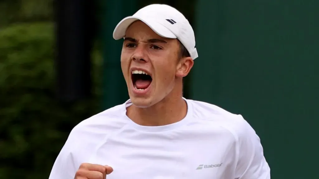 Oliver Tarvet of Great Britain celebrates during his boys’ singles first round match against Viacheslav Bielinskyi of Ukraine on Day Nine of The Championships – Wimbledon 2021. (Source: Clive Brunskill/Getty Images)