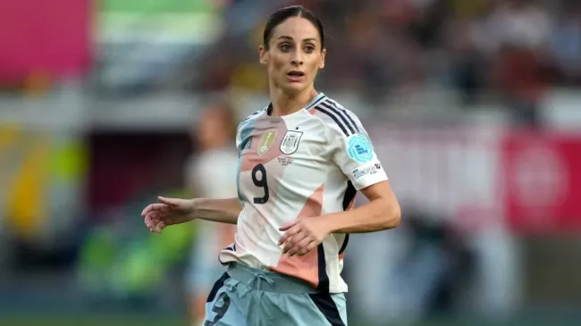 Esther González #9 of Spain in action in the first half of the UEFA Women’s Nations League 2024/25 Grp A3 MD5 match between Belgium and Spain on May 30, 2025. (Source: Alex Bierens de Haan/Getty Images)