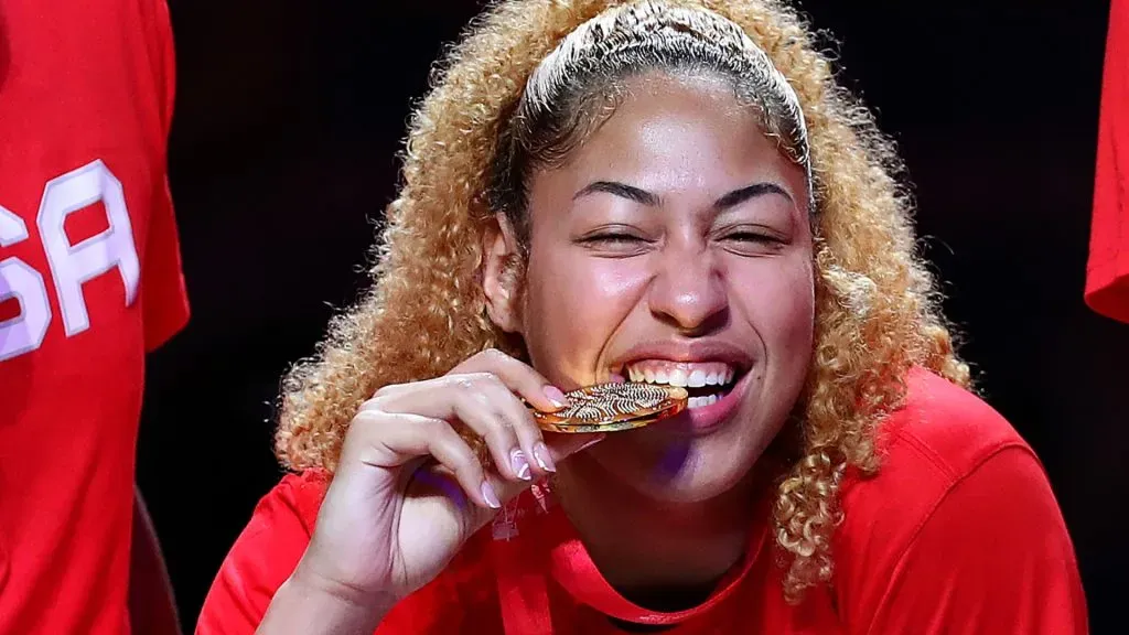Shakira Austin of the United States celebrates Team USA winning the Gold Medal during the 2022 FIBA Women’s Basketball World Cup Final match. (Source: Kelly Defina/Getty Images)