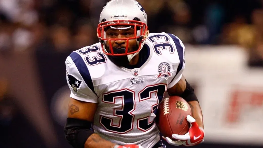 Kevin Faulk #33 of the New England Patriots runs upfield during the game against the New Orleans Saints in 2009. (Source: Scott Halleran/Getty Images)